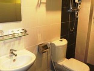 ג'והור בהרו 8 Days Boutique Hotel @ Mount Austin Jb מראה חיצוני תמונה
